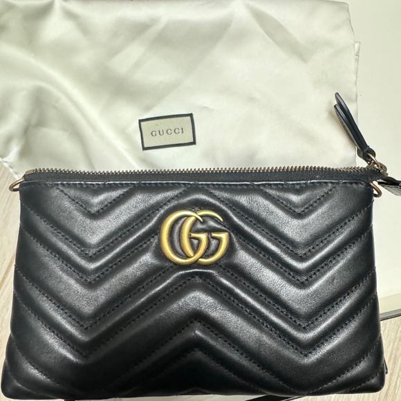 Gucci Handbags - Gucci small marmont
